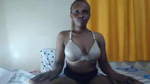 Snapshot of miss_reina21 chatting on April 2026 07:12:01 PM Reina online show from April 2026 07:12:01 PM