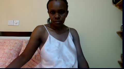 Reina online show from July 2026 12:42:02 PM