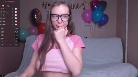 Snapshot of miss_sweetbb chatting on December 2024 02:53:01 AM Bella online show from December 2024 02:53:01 AM