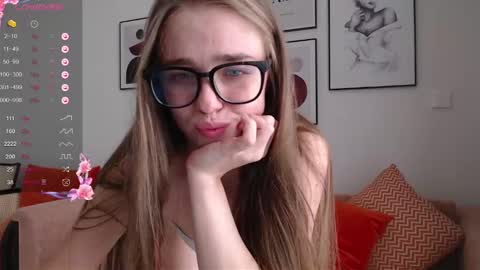 Snapshot of miss_sweetbb chatting on March 2025 06:02:02 AM Bella online show from March 2025 06:02:02 AM