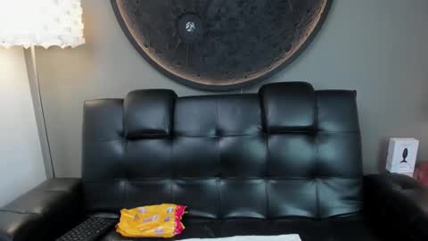 Vaiolette online show from February 2025 02:05:02 PM