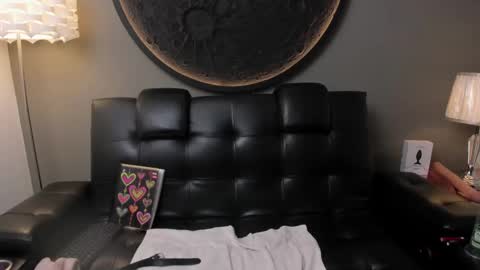 Vaiolette online show from February 2025 02:04:02 PM