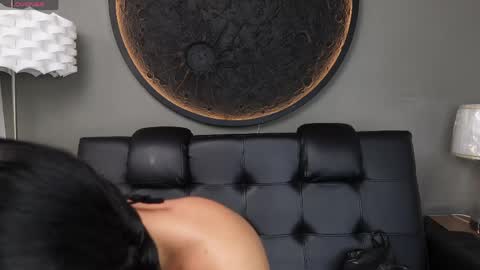 Snapshot of miss_vaiolette chatting on April 2026 11:05:02 AM Vaiolette online show from April 2026 11:05:02 AM