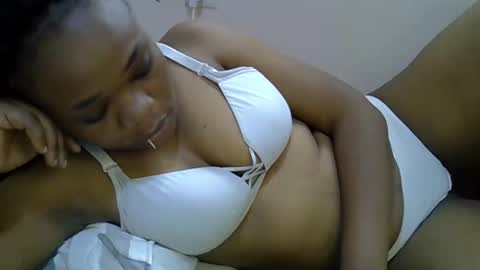 Snapshot of miss_velour chatting on May 2026 08:00:01 AM miss_velour online show from May 2026 08:00:01 AM