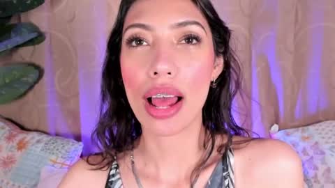 Snapshot of miss_veronica2 chatting on June 2026 01:03:02 PM Miss Veronica online show from June 2026 01:03:02 PM
