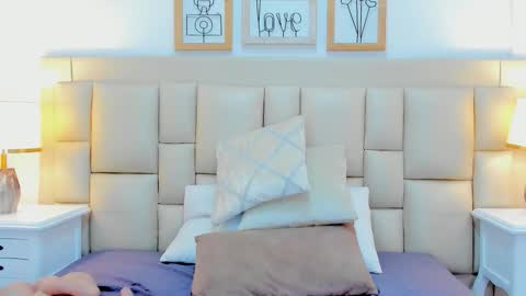 miss vivienne online show from January 2026 02:59:01 AM