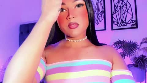 miss_zz online show from December 2025 06:47:02 PM