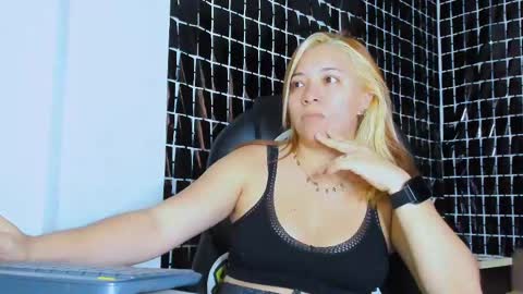 Snapshot of missalmafenix chatting on May 2026 04:57:01 PM missalmafenix online show from May 2026 04:57:01 PM