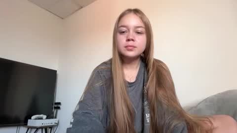 Ameliahs online show from October 2025 12:41:02 PM