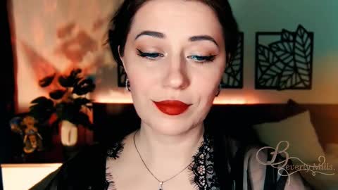 The divine Beverly online show from March 2025 07:05:01 PM