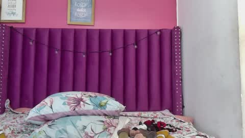 Miss Evelyn  online show from March 2026 12:27:02 PM