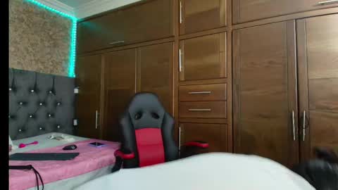 Brenda online show from October 2025 04:21:02 AM