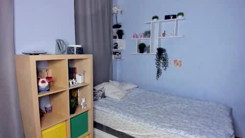 Shelley online show from September 2025 07:08:01 AM