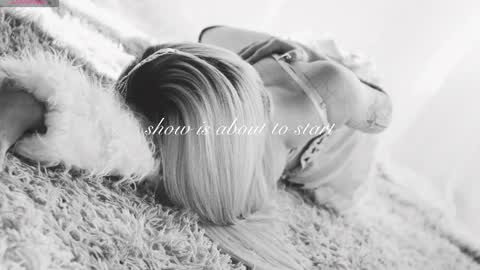 Chloe freelance model Please your thumbs up are important  online show from December 2025 01:47:01 AM