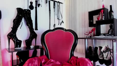 Missdarklady online show from April 2026 10:22:02 PM