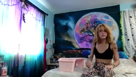 MissEeva online show from September 2025 04:29:02 PM