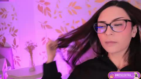 Snapshot of misselektra__ chatting on June 2026 04:02:02 AM ELEKTRA online show from June 2026 04:02:02 AM