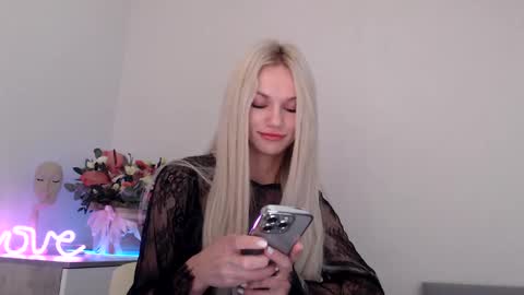 EMMA online show from December 2024 08:51:02 PM