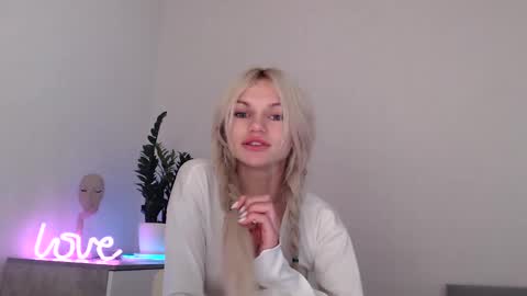 EMMA online show from December 2024 12:45:02 AM