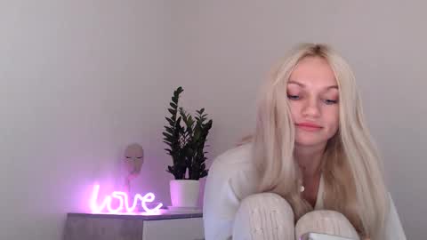 EMMA online show from December 2024 09:31:02 PM