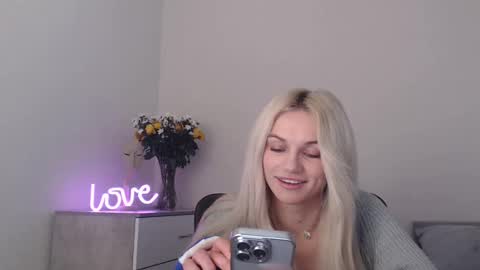 EMMA online show from March 2025 09:05:02 PM