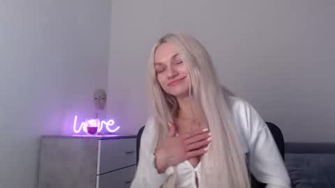 EMMA online show from September 2025 08:19:01 PM