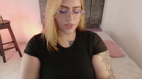Snapshot of missevans_ chatting on April 2026 03:09:01 PM missevans_ online show from April 2026 03:09:01 PM