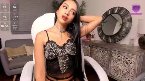 Amelia Leon online show from November 2025 01:00:02 PM