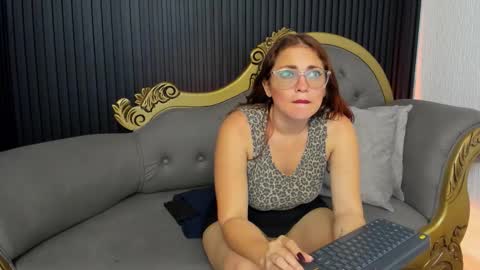 misskathyfox online show from September 2025 08:22:01 PM