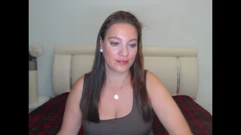 Snapshot of misskhloe chatting on October 2025 01:24:02 AM Khloe online show from October 2025 01:24:02 AM