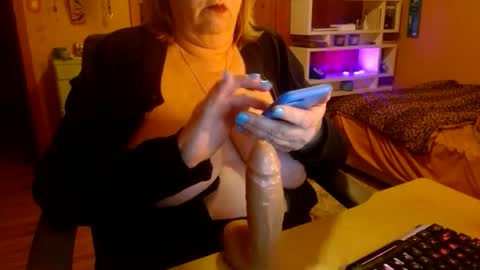 Snapshot of misskittyfox chatting on January 2026 05:55:01 AM MissKittyFox online show from January 2026 05:55:01 AM