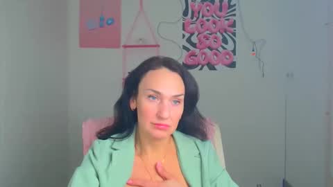 Christina online show from April 2026 11:22:02 AM