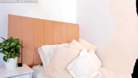 Snapshot of misslindadiaomond chatting on December 2024 02:42:02 PM Linda online show from December 2024 02:42:02 PM