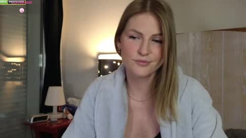 Misslucci online show from March 2025 04:22:01 PM