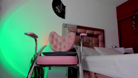 Lucye Robbie online show from December 2024 02:30:02 AM