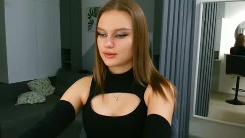 Snapshot of missmariat chatting on December 2024 05:59:01 PM OneGoddess online show from December 2024 05:59:01 PM