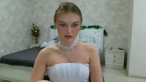 Snapshot of missmariat chatting on December 2024 03:53:02 PM OneGoddess online show from December 2024 03:53:02 PM