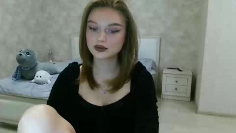 Snapshot of missmariat chatting on January 2025 02:48:01 PM OneGoddess online show from January 2025 02:48:01 PM