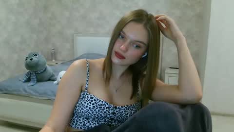Snapshot of missmariat chatting on January 2025 07:18:01 PM OneGoddess online show from January 2025 07:18:01 PM
