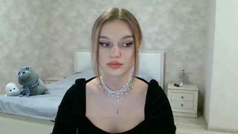 Snapshot of missmariat chatting on February 2025 01:16:02 PM OneGoddess online show from February 2025 01:16:02 PM