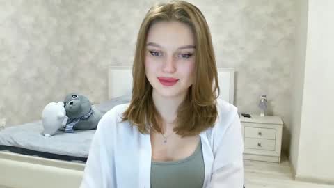 Snapshot of missmariat chatting on February 2025 04:35:02 PM OneGoddess online show from February 2025 04:35:02 PM