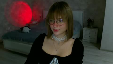 Snapshot of missmariat chatting on September 2025 08:03:01 PM OneGoddess online show from September 2025 08:03:01 PM