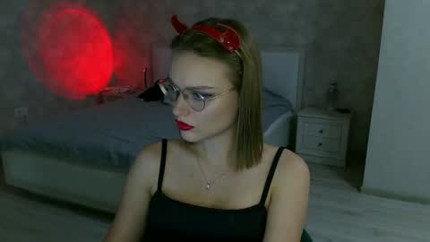 Snapshot of missmariat chatting on October 2025 04:13:01 PM OneGoddess online show from October 2025 04:13:01 PM