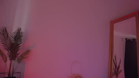 LUXXANDRA online show from February 2025 11:30:01 AM