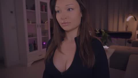 Snapshot of missmerciless chatting on July 2026 05:58:02 AM LUXXANDRA online show from July 2026 05:58:02 AM