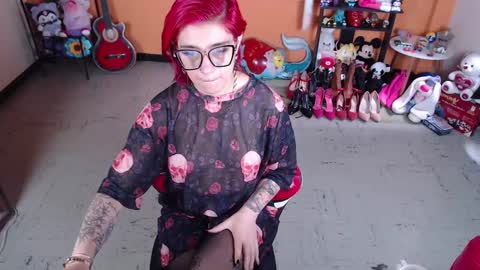 Miss Mia online show from February 2025 01:30:01 PM