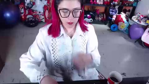 Miss Mia online show from September 2025 02:55:01 PM