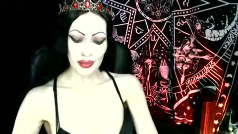Snapshot of missmoondoll chatting on May 2026 04:51:01 AM MissMoonDoll online show from May 2026 04:51:01 AM