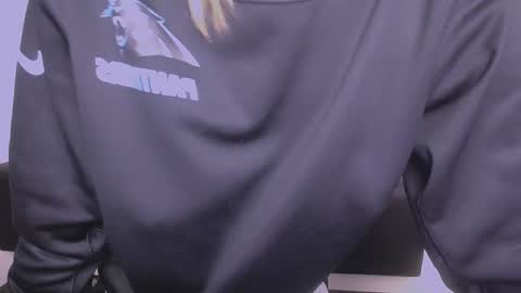 Snapshot of missoliviaa_ chatting on December 2024 02:49:02 PM Olivia online show from December 2024 02:49:02 PM