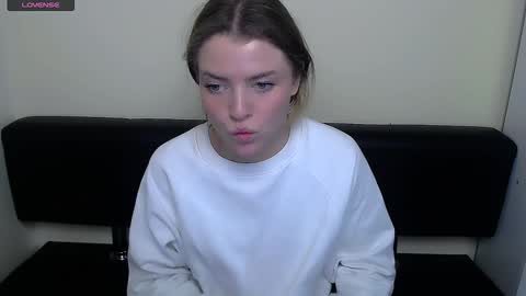 Snapshot of missoliviaa_ chatting on December 2024 11:02:02 AM Olivia online show from December 2024 11:02:02 AM